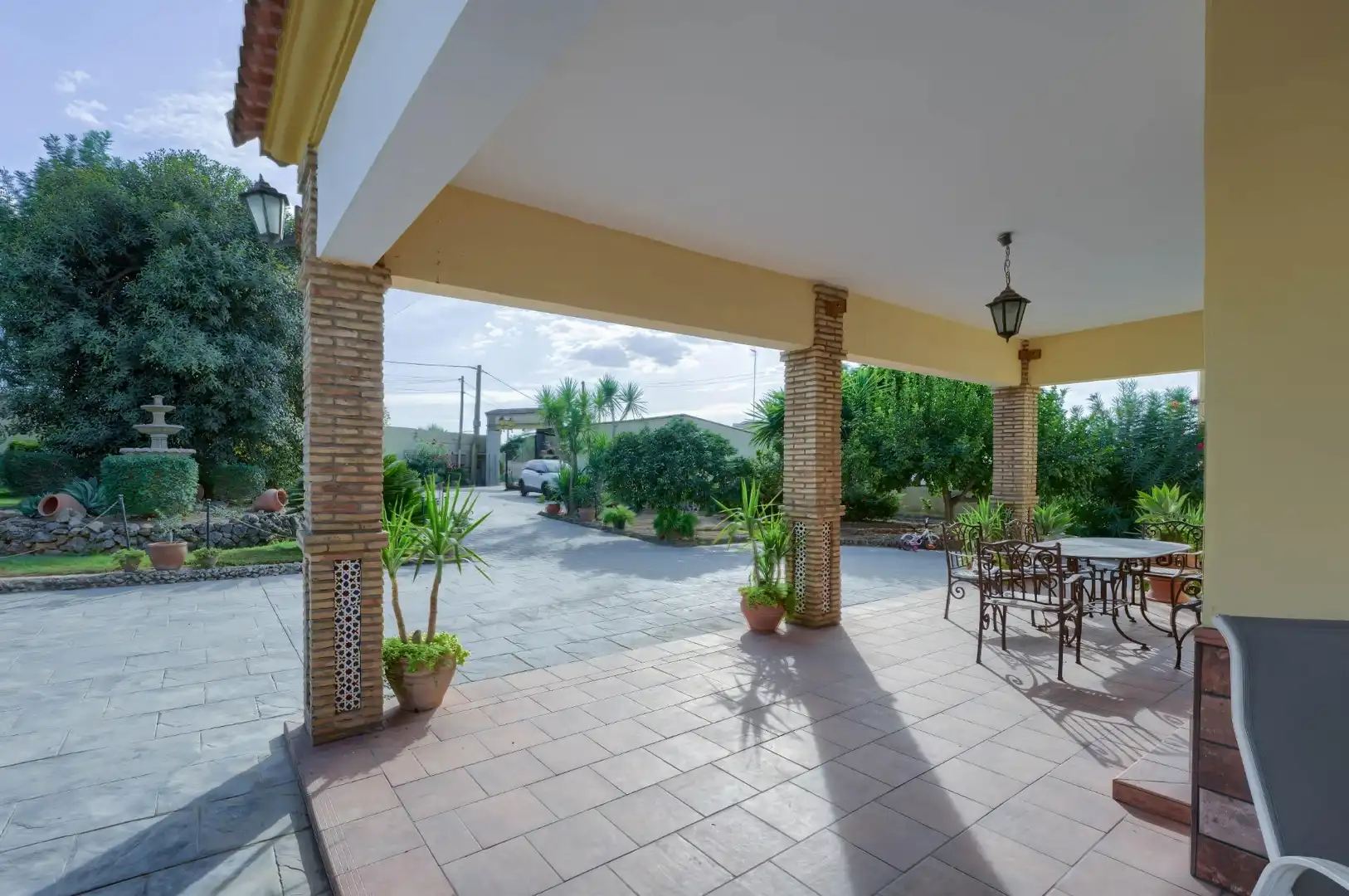 Terraza de Casa o chalet en venta en Sanlúcar la Mayor con Aire acondicionado, Calefacción y Jardín privado