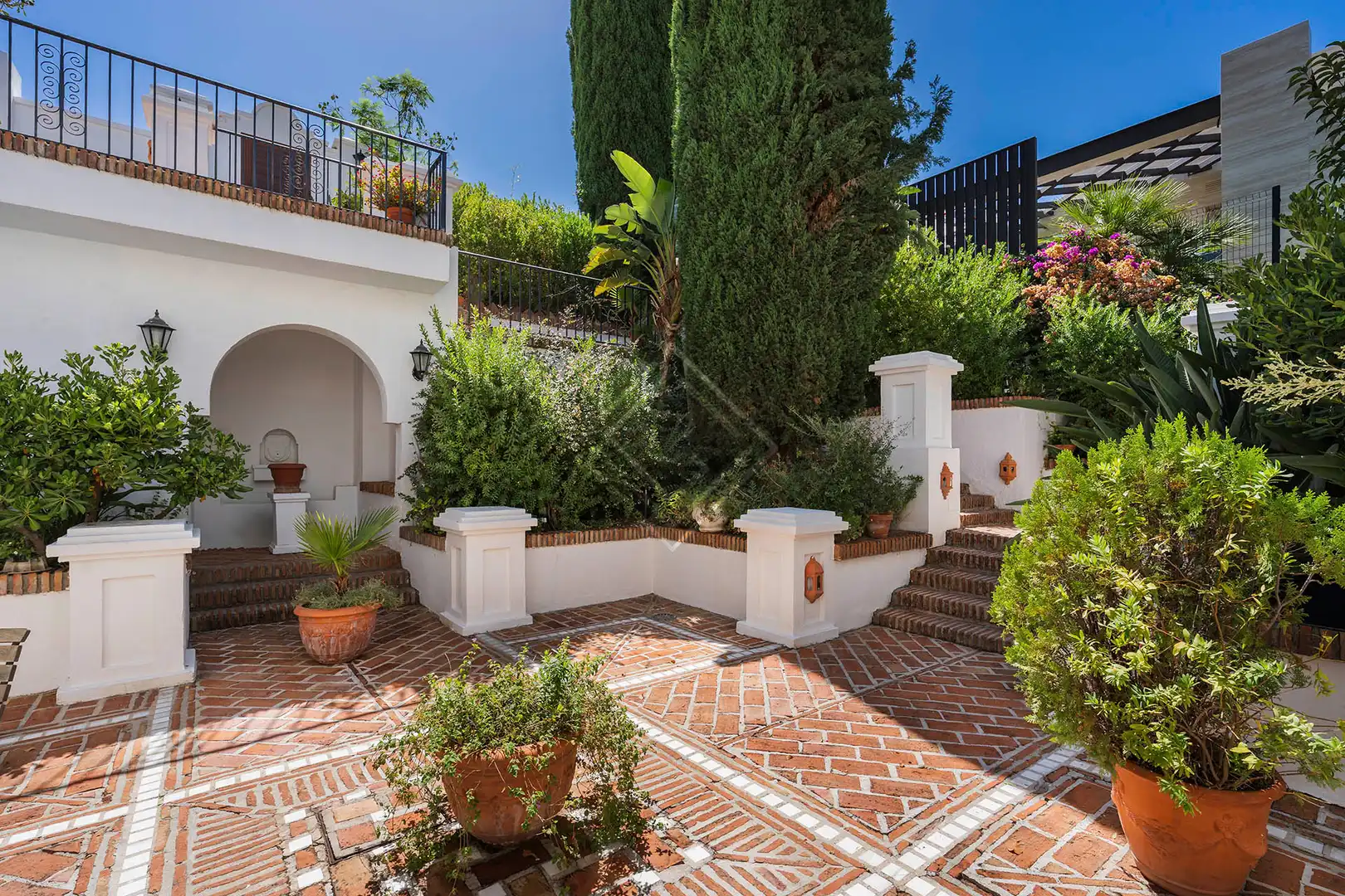 Terrassa de Casa o xalet en venda en Marbella amb Aire condicionat, Calefacció i Jardí privat
