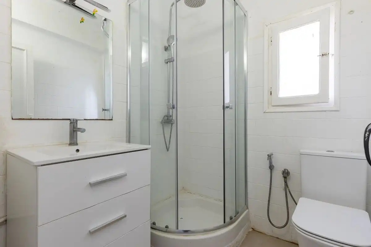Baño de Piso en venta en Torrent con Aire acondicionado, Calefacción y Terraza