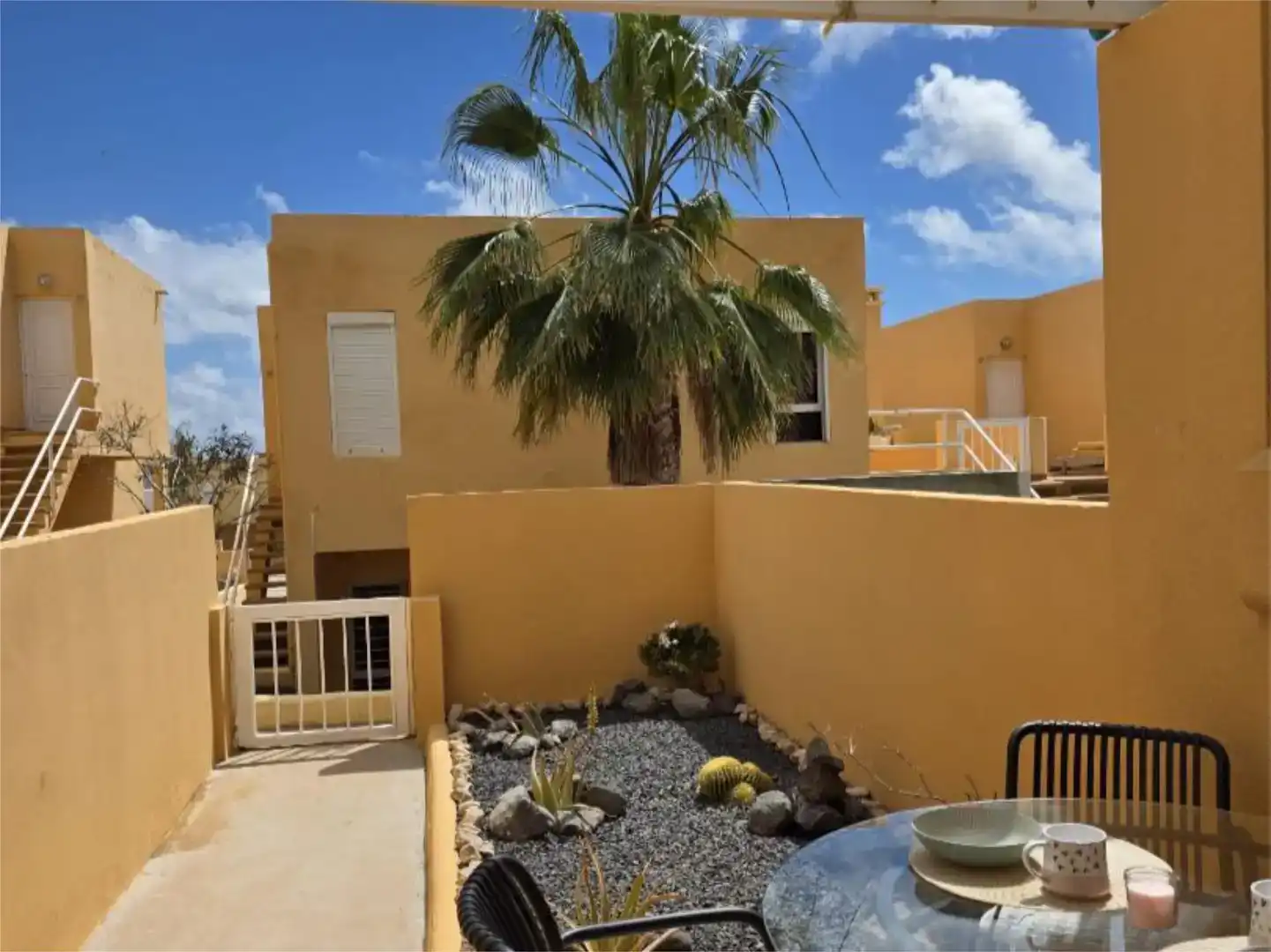 Außenansicht von Wohnung zum Verkauf in Pájara mit Klimaanlage und Schwimmbad