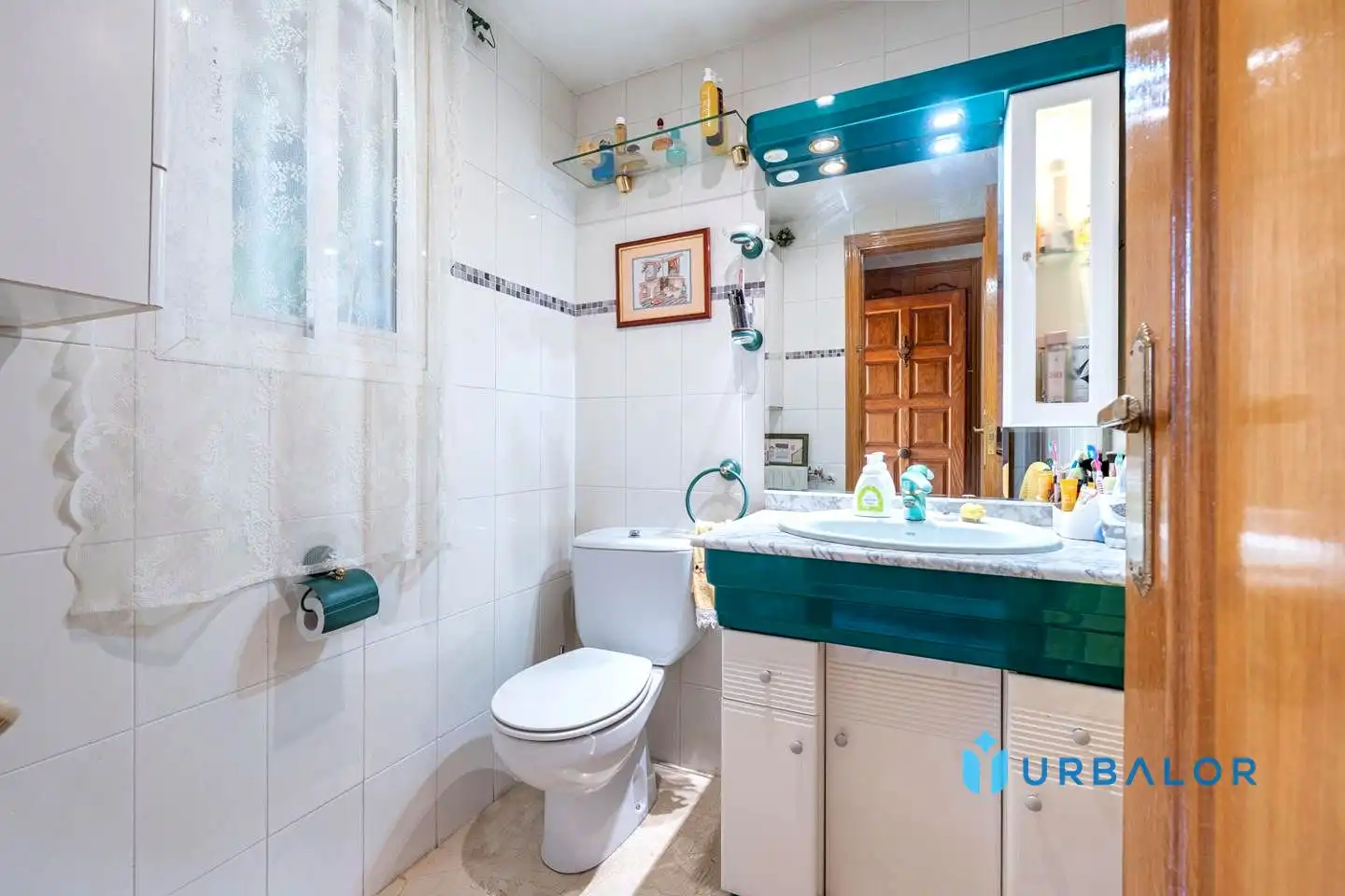 Baño de Casa adosada en venta en Alcorcón con Calefacción, Jardín privado y Parquet