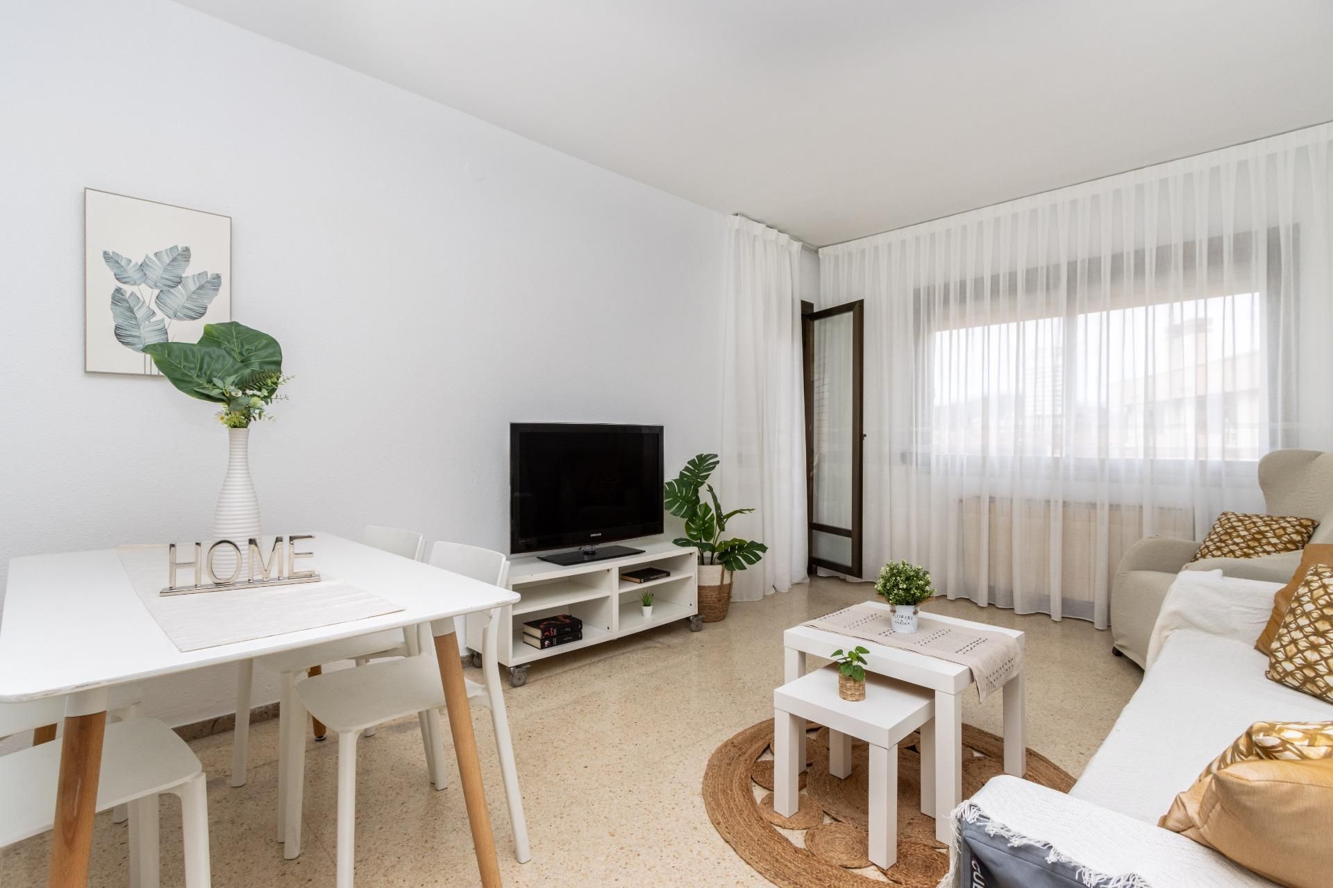 Living room of Flat for sale in Sabadell  with Air Conditioner, Terrace and Balcony