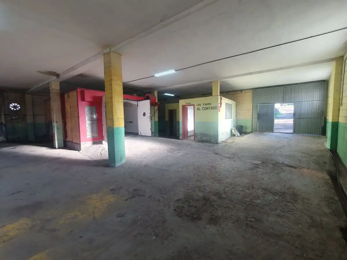 Industrial buildings for rent in Grado