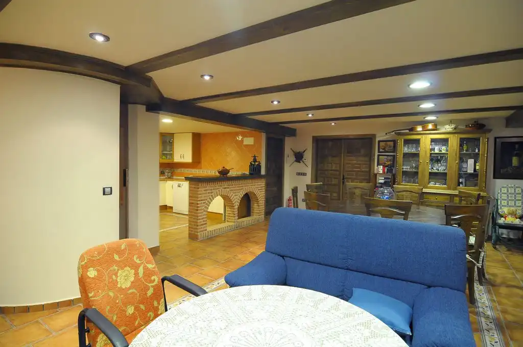 Haus oder Chalet zum Verkauf in Valdepeñas mit Klimaanlage, Heizung und Privatgarten