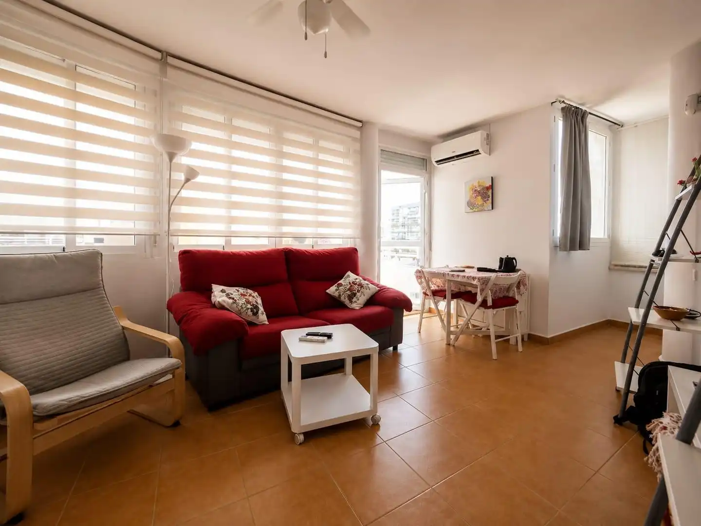 Living room of Flat for sale in Torremolinos  with Air Conditioner, Terrace and Community pool