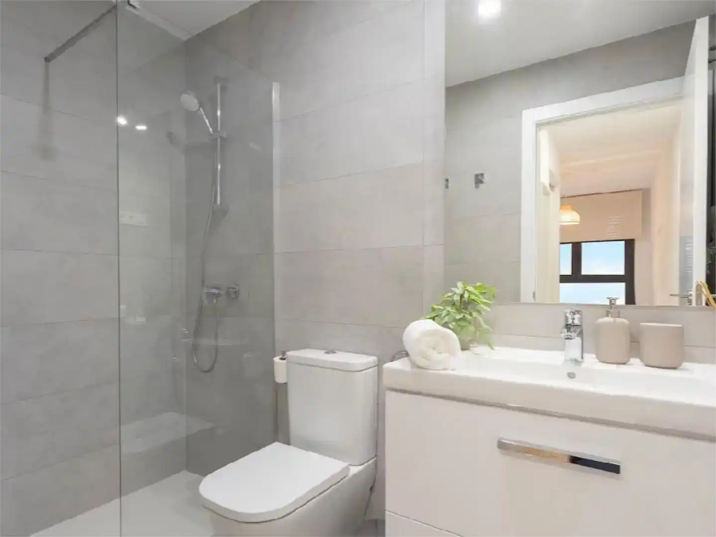 Badezimmer von Wohnung zur Miete in Málaga Capital mit Klimaanlage und Schwimmbad