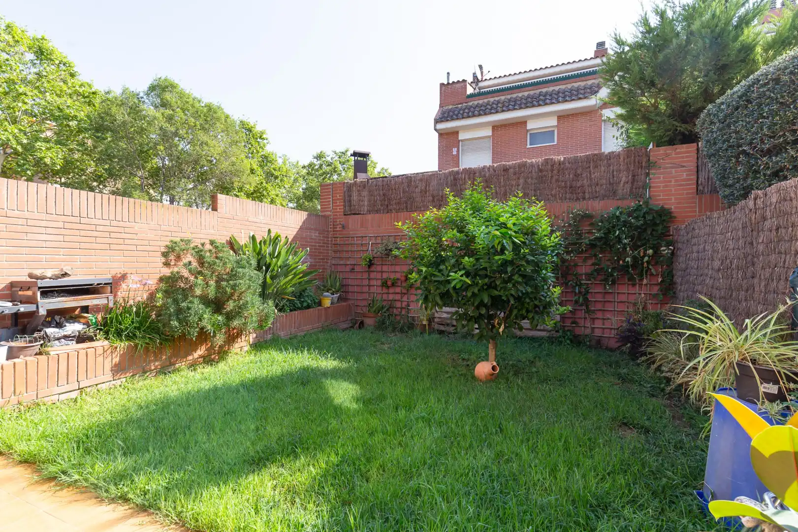 Garten von Erdgeschoss zum Verkauf in Rubí mit Klimaanlage, Heizung und Terrasse