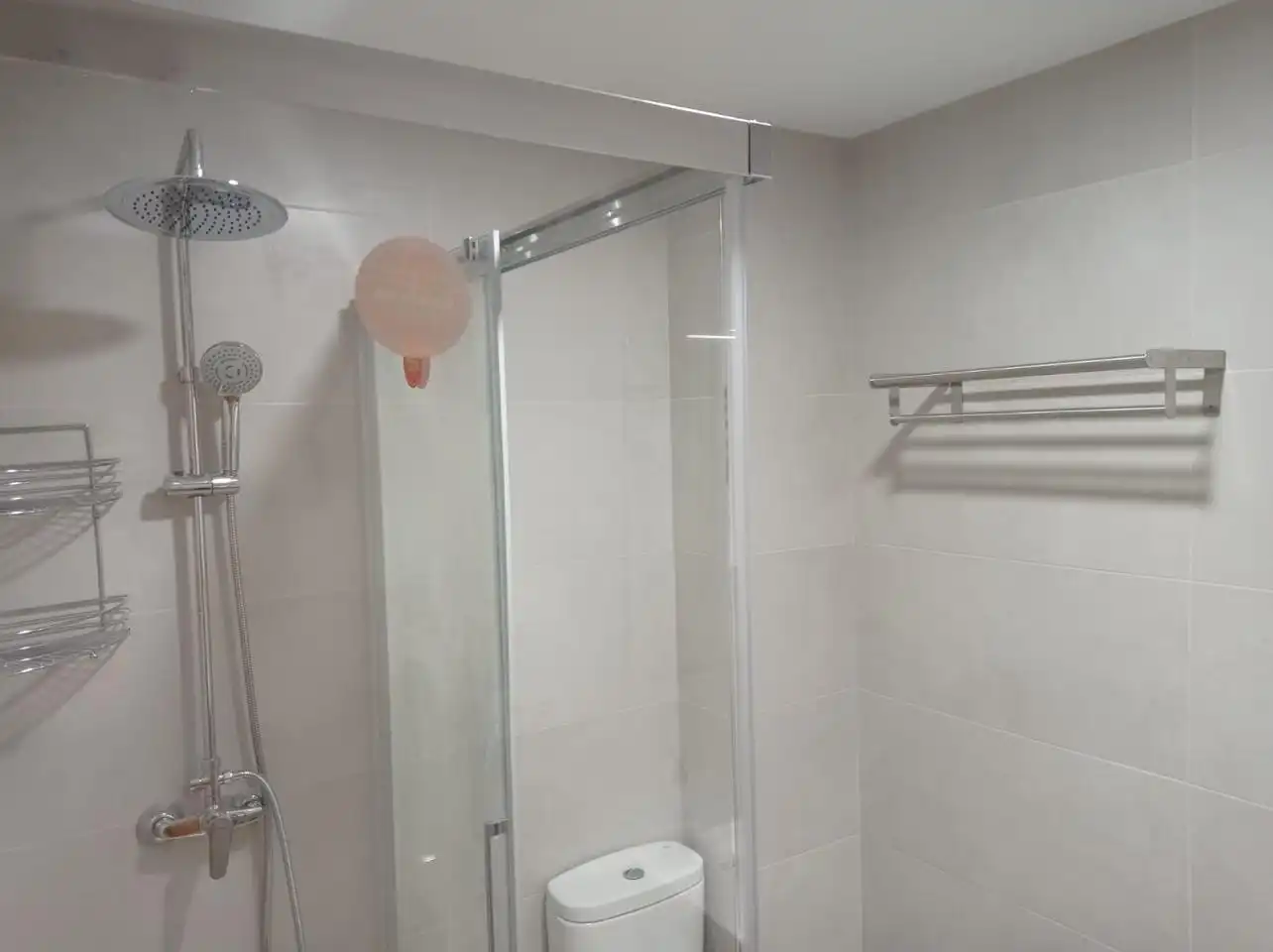 Flat with terrace to rent in Emperatriz Eugenia, imagen 2