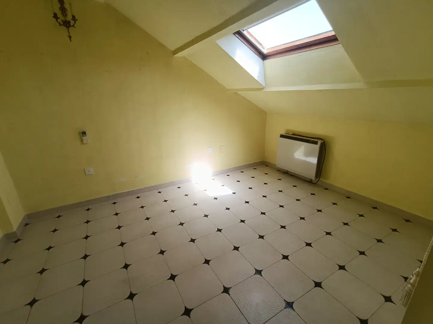 Dormitori de Casa o xalet en venda en Ciudad Real amb Aire condicionat, Calefacció i Jardí privat