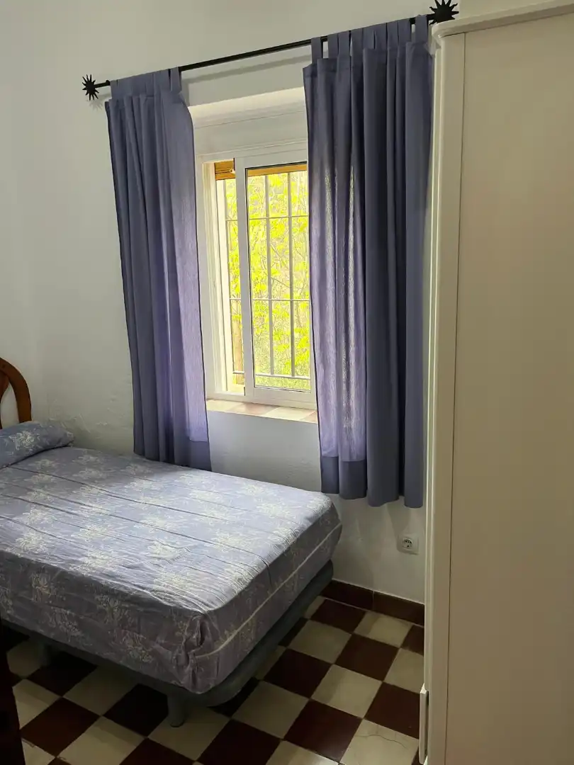 Schlafzimmer von Country house zur Miete in Riogordo mit Privatgarten, Schwimmbad und Möbliert