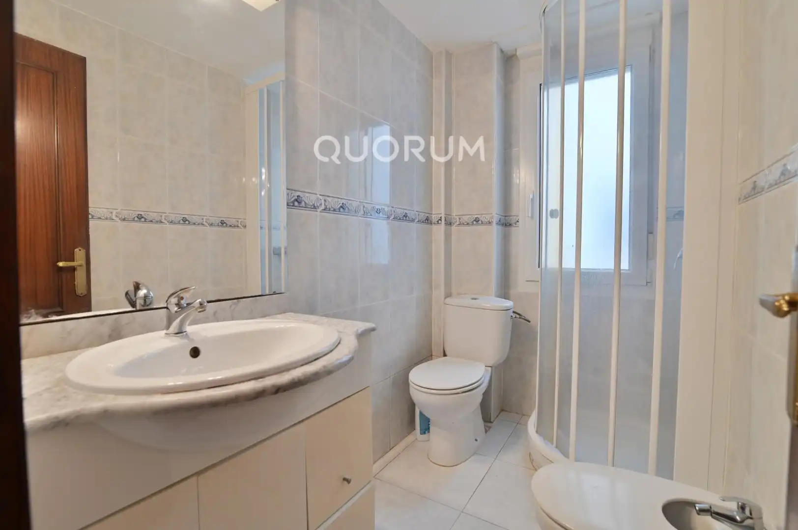 Badezimmer von Wohnung zum Verkauf in Getxo  mit Heizung und Möbliert