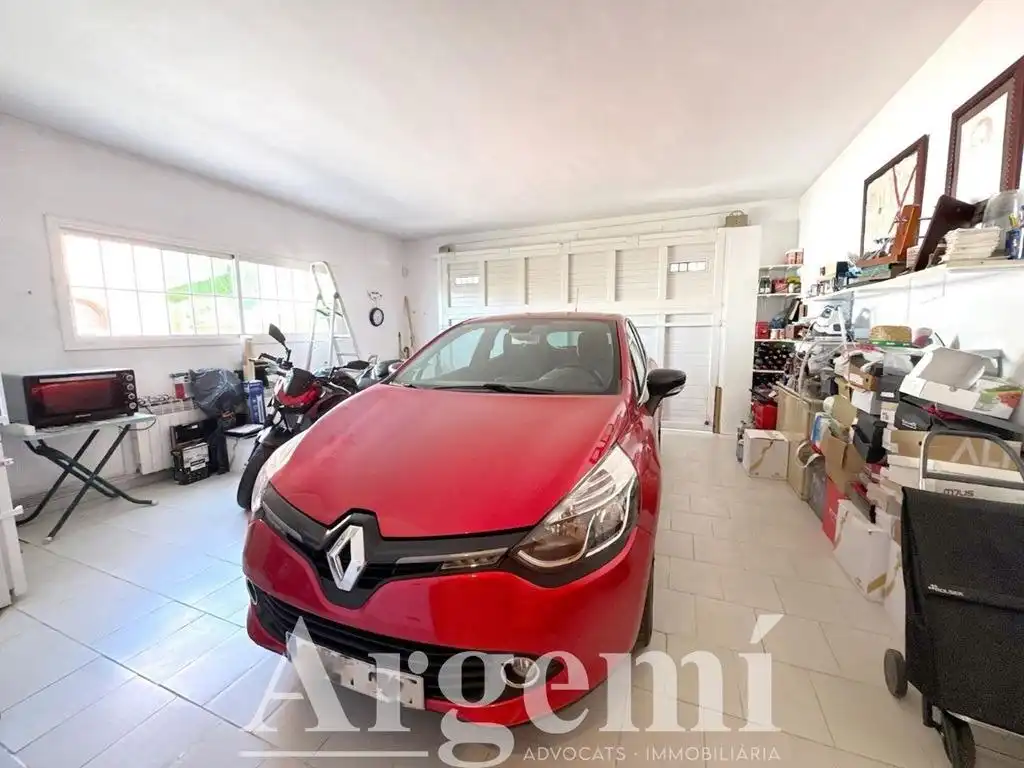 Aparcament de Casa o xalet en venda en Lliçà d'Amunt amb Aire condicionat, Calefacció i Jardí privat