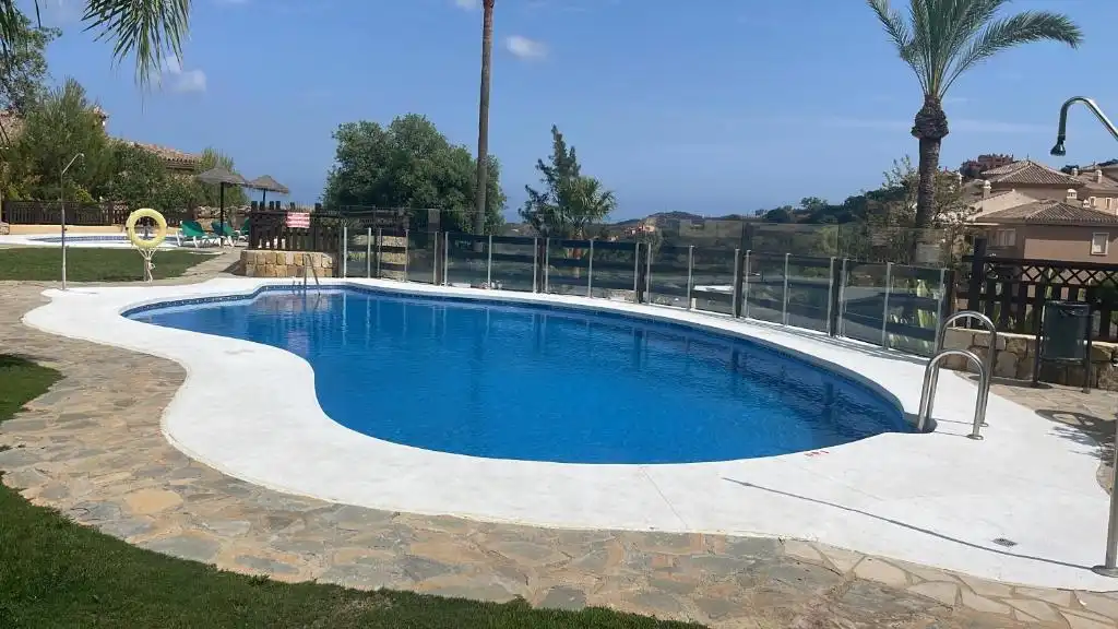 Apartamento con piscina en venta en La Mairena