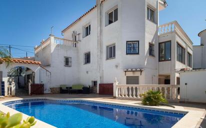 Piscina de Casa o xalet en venda en L'Escala amb Calefacció, Terrassa i Piscina