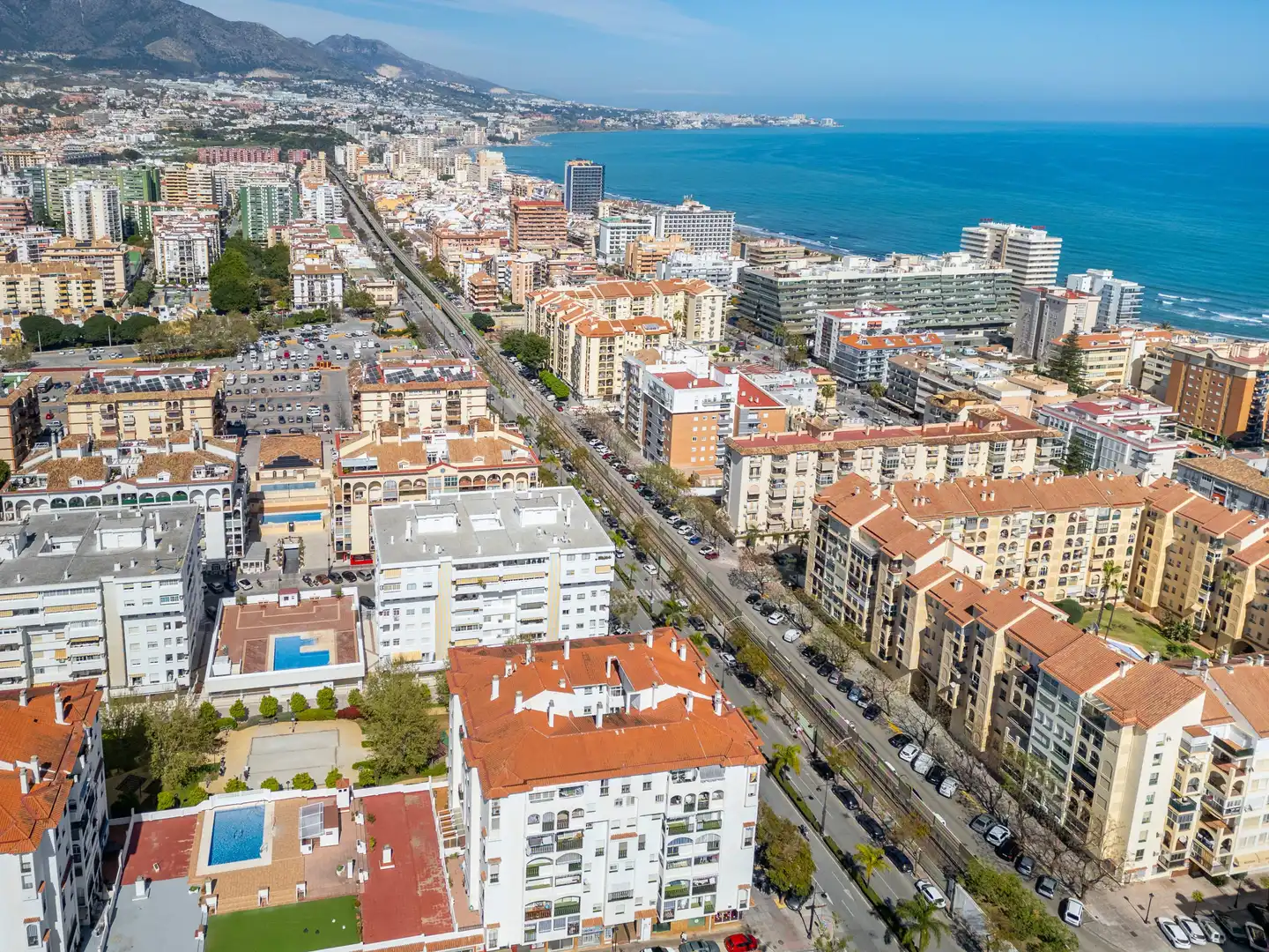 Vista exterior de Piso en venta en Fuengirola con Terraza, Trastero y Piscina comunitaria
