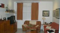 Sala d'estar de Casa o xalet en venda en Almodóvar del Río amb Aire condicionat, Calefacció i Terrassa
