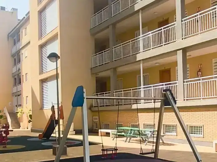 Vista exterior de Pis en venda en El Campello amb Aire condicionat i Piscina