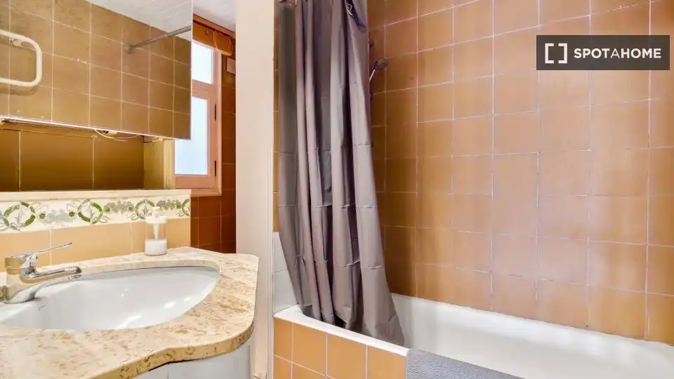 Flat with terrace to rent in Ciutat Vella, imagen 5