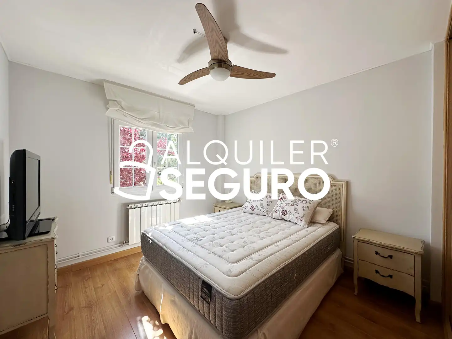 Habitación de Piso de alquiler en Alpedrete con Calefacción, Piscina y Amueblado