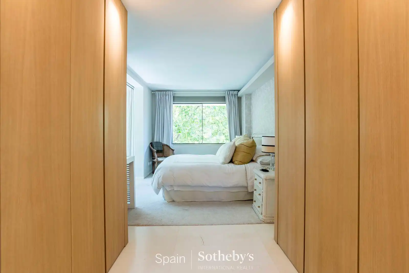Habitación de Casa adosada en venta en Madrid con Aire acondicionado, Calefacción y Jardín privado