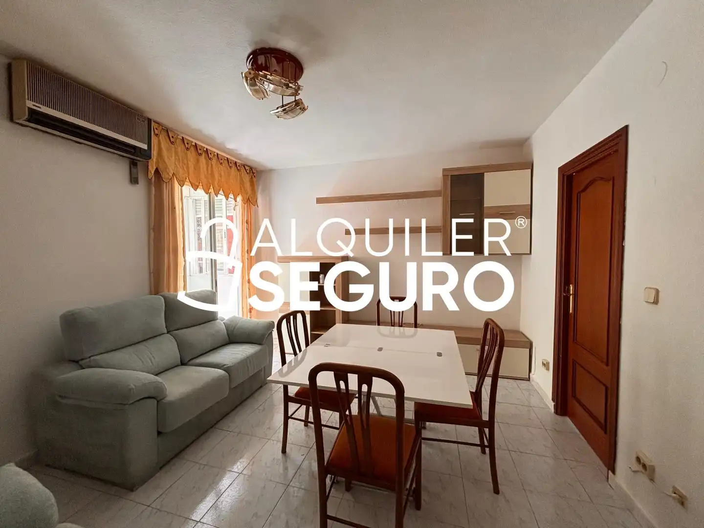 Living room of Flat for rent in Madrid  with Air Conditioner, Heating and Furnished