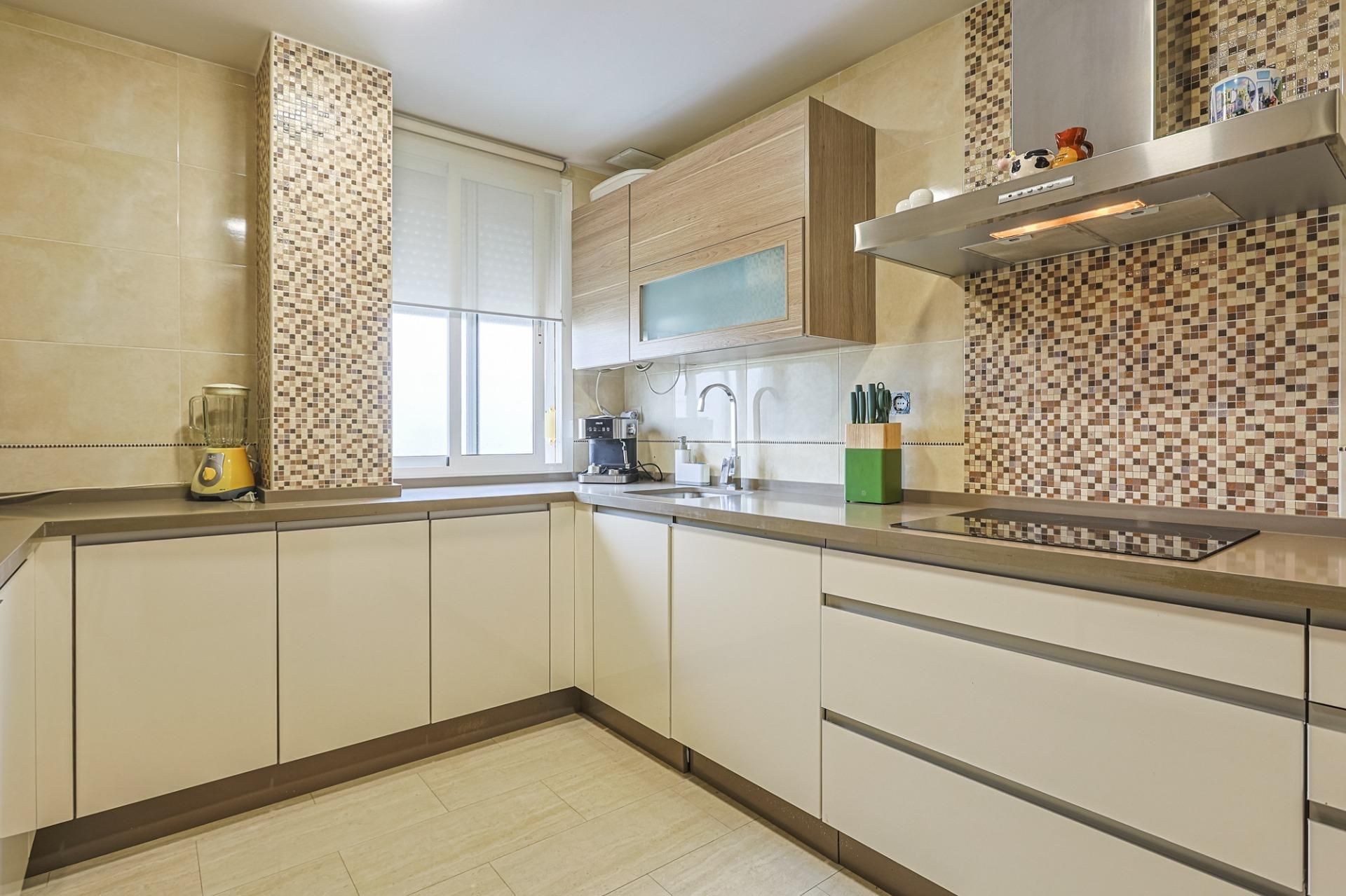 Flat for sale in Calle Corral de los Olmos, Pino Montano - Consolación