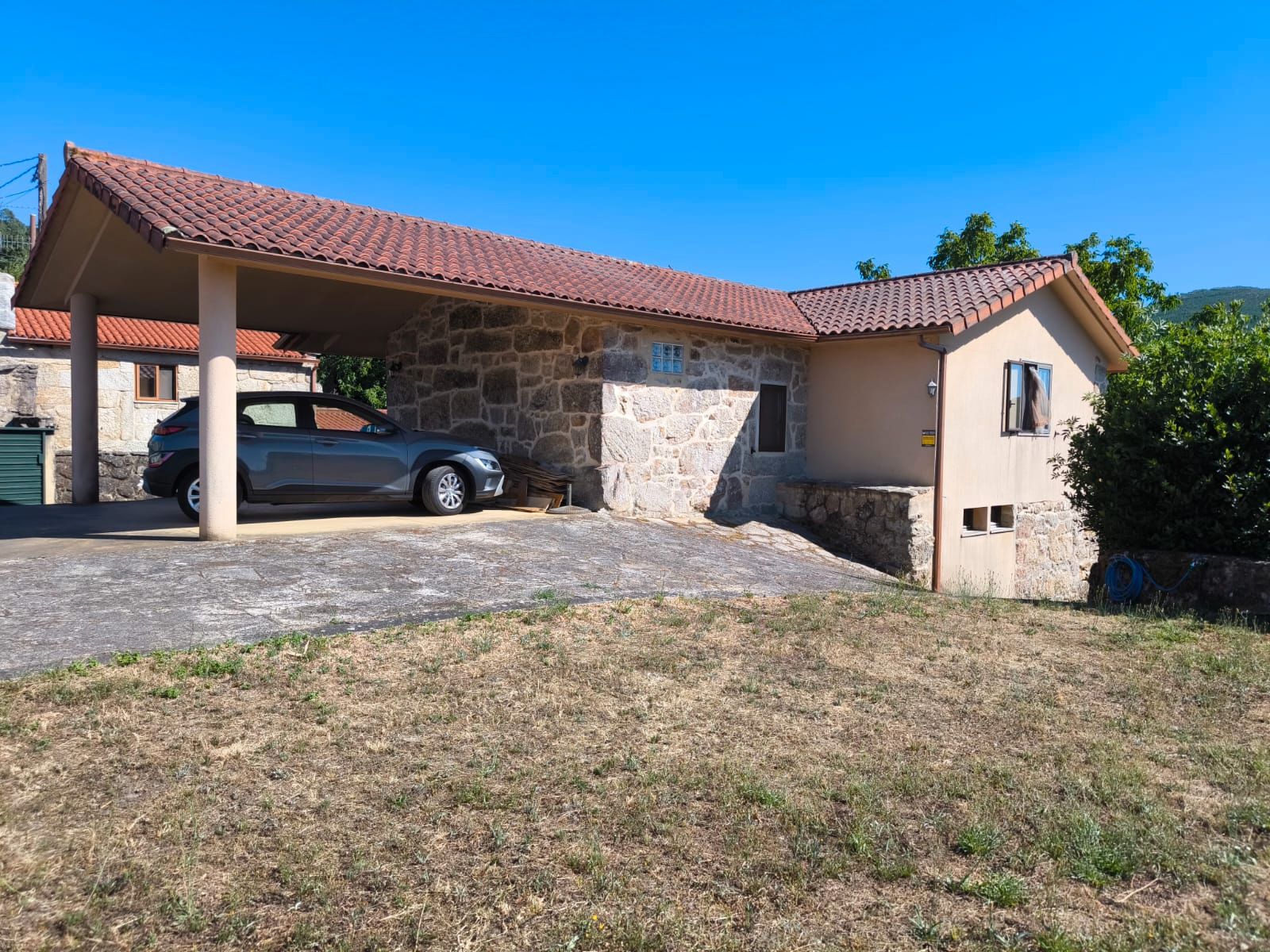 Vista exterior de Casa o xalet en venda en As Neves   amb Calefacció, Parquet i Terrassa