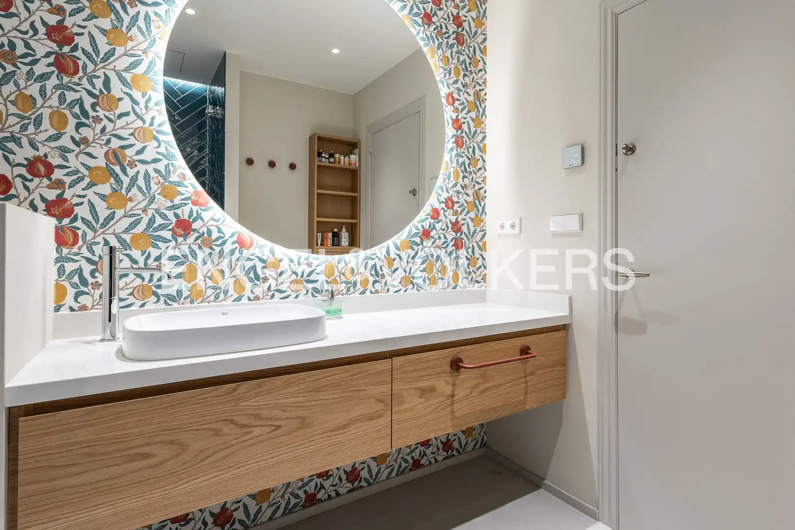 Bathroom of Flat for sale in Barcelona  with Air Conditioner, Heating and Parquet flooring