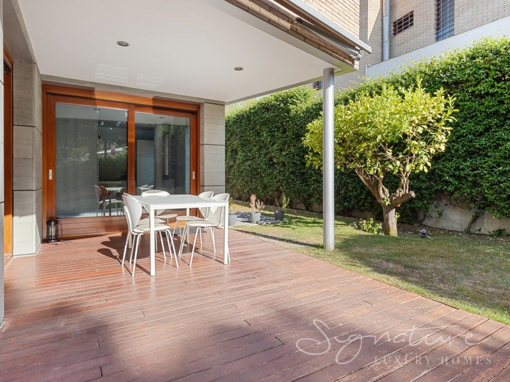 Terraza de Casa o chalet en venta en Sant Cugat del Vallès con Aire acondicionado, Jardín privado y Terraza