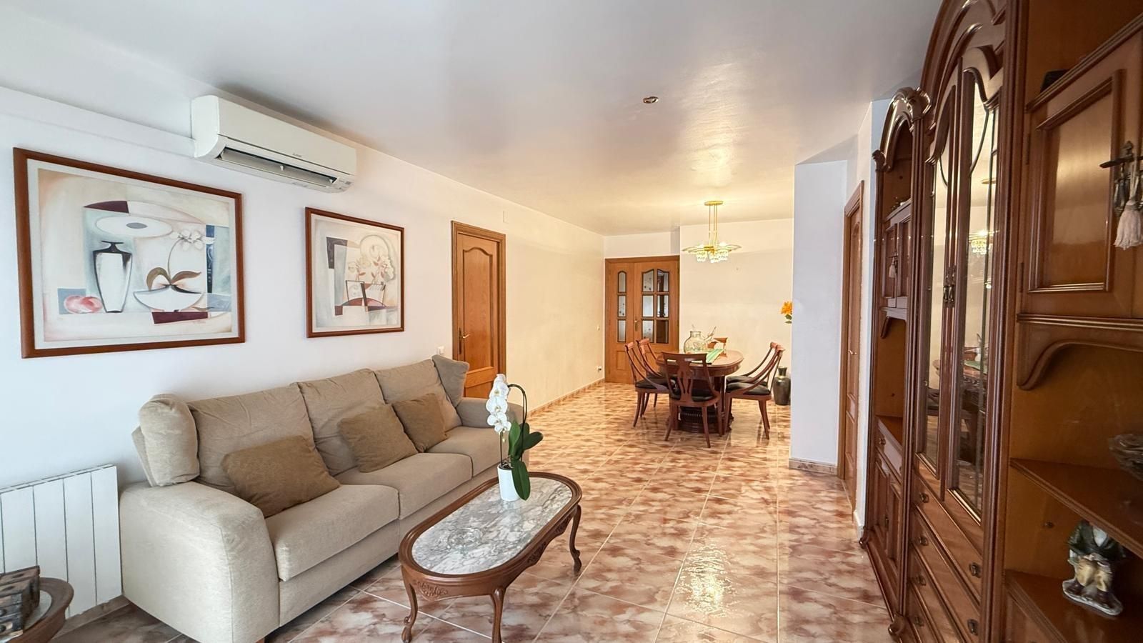 Sala de estar de Piso en venta en Santa Coloma de Gramenet con Aire acondicionado, Terraza y Trastero