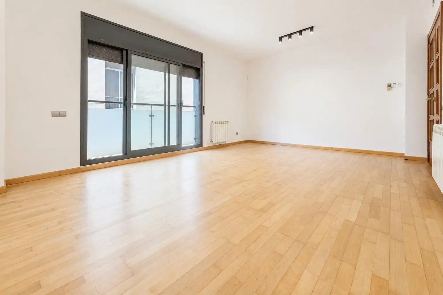 Sala d'estar de Pis de lloguer en Sabadell amb Aire condicionat, Calefacció i Parquet