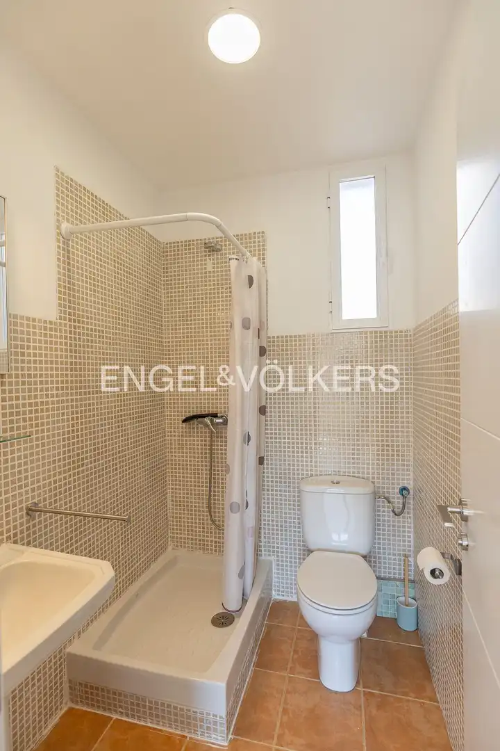 Bathroom of Flat for rent in Madrid  with Air Conditioner, Heating and Terrace