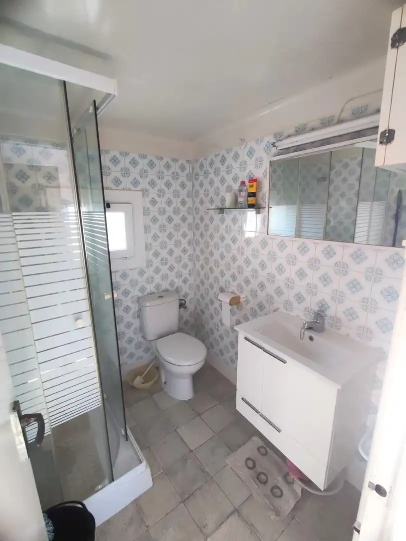 Badezimmer von Einfamilien-Reihenhaus zum Verkauf in Azlor mit Terrasse, Abstellraum und Balkon