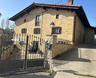 Vista exterior de Casa o xalet en venda en Condado de Treviño amb Terrassa i Traster