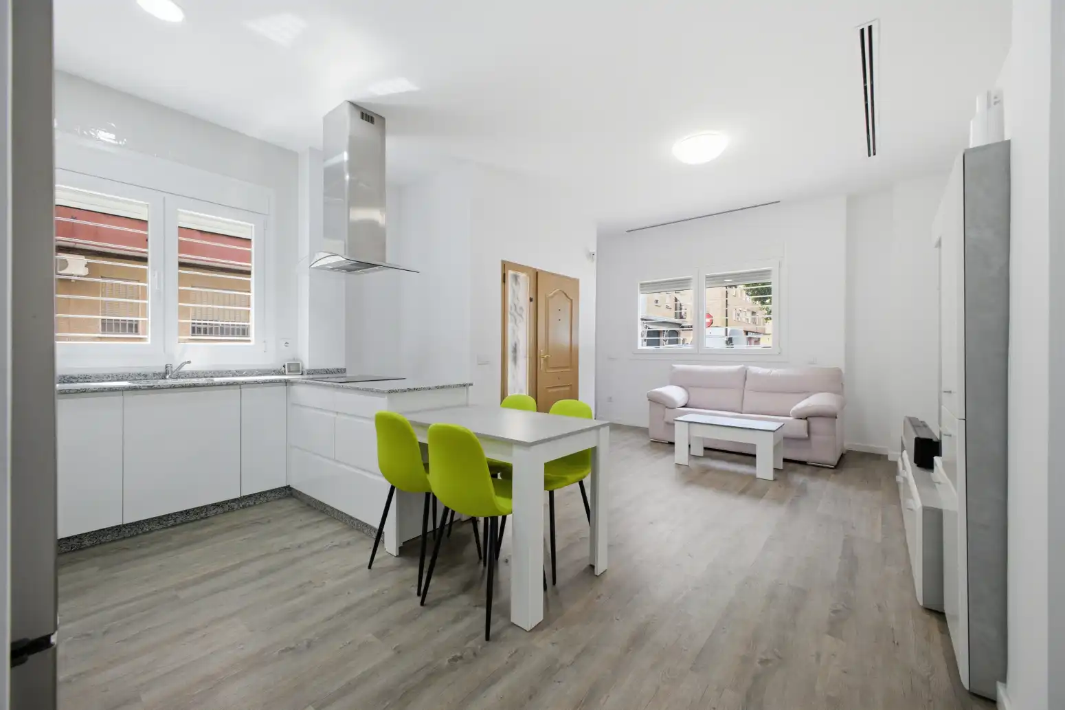 Living room of Flat for sale in Alaquàs  with Air Conditioner and Heating