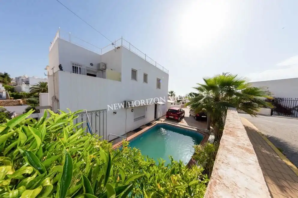Casa amb terrassa en venda a El Palmeral