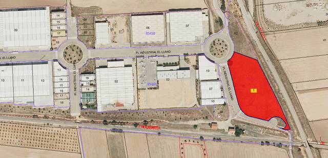 Terreno industrial en Venta en Plaza Industrial el Llano en Villarrubia de Santiago
