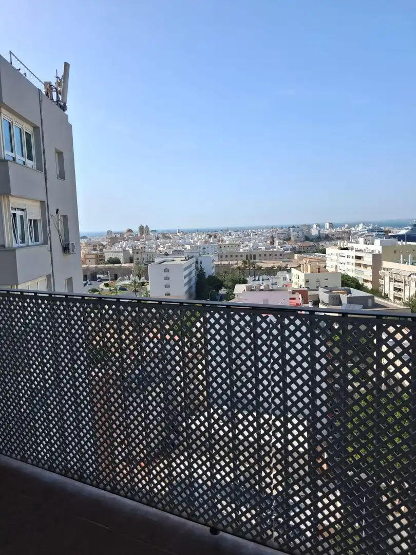 Terraza de Piso de alquiler en Cádiz con Aire acondicionado y Balcón