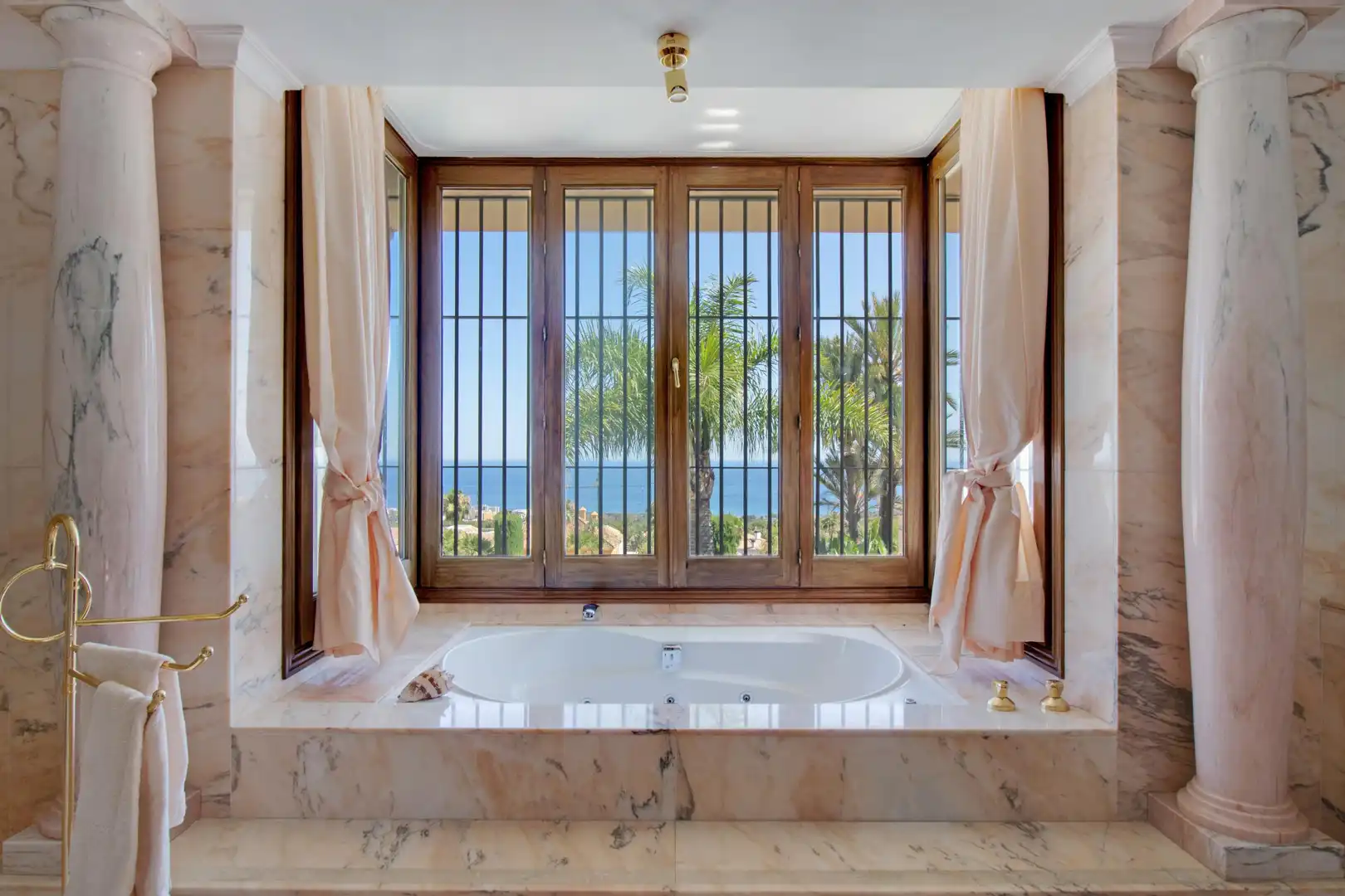 Bathroom of Houses for rent in Marbella  with Private garden, Terrace and Swimming Pool