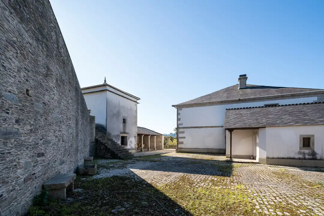 Vista exterior de Casa o xalet en venda en Cabanas amb Calefacció, Jardí privat i Parquet