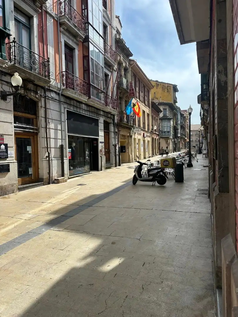 Außenansicht von Gebäude zum Verkauf in Avilés