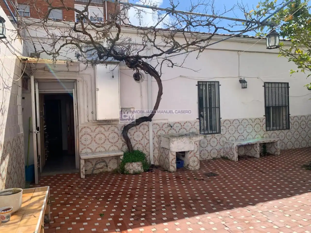 Vista exterior de Casa o xalet en venda en Cáceres amb Calefacció, Jardí privat i Terrassa