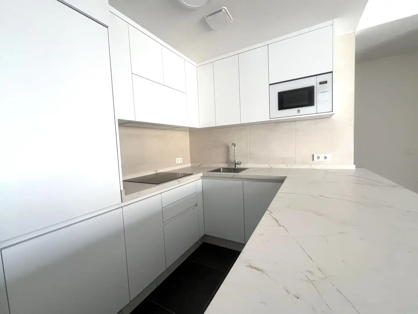 Kitchen of Flat for rent in Sevilla  with Air Conditioner, Heating and Storage room
