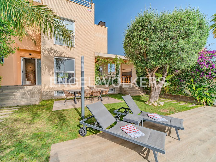 Terrace of Single-family semi-detached for sale in Alicante / Alacant  with Air Conditioner, Heating and Private garden