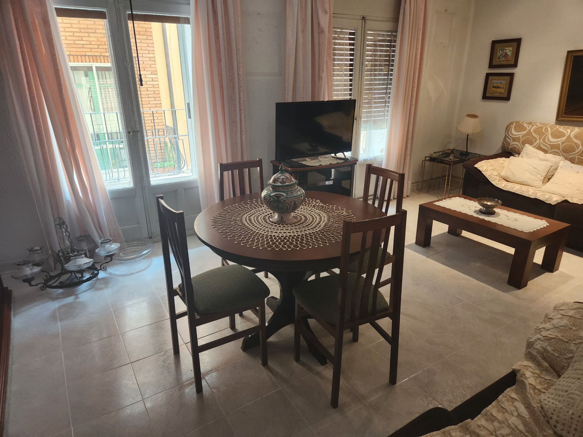 Menjador de Pis en venda en  Teruel Capital amb Calefacció, Traster i Moblat