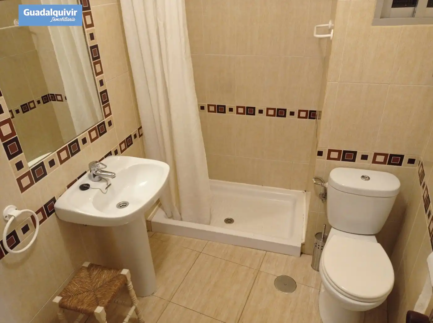 Badezimmer von Wohnung zur Miete in Sevilla mit Klimaanlage, Terrasse und Möbliert