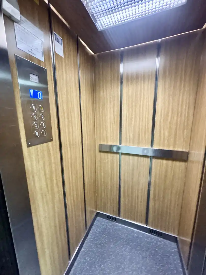 Ático en venta en Oviedo  con Calefacción y Parquet