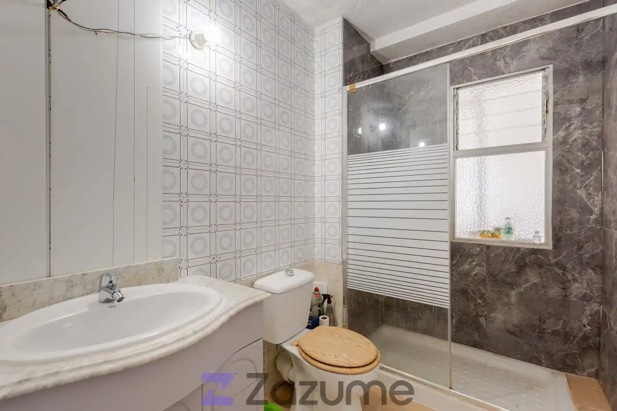 Baño de Piso de alquiler en Móstoles con Calefacción, Parquet y Terraza