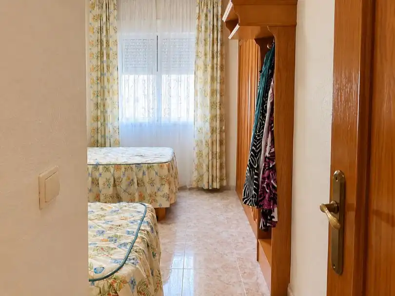 Habitación de Piso en venta en Torrevieja con Aire acondicionado, Terraza y Balcón