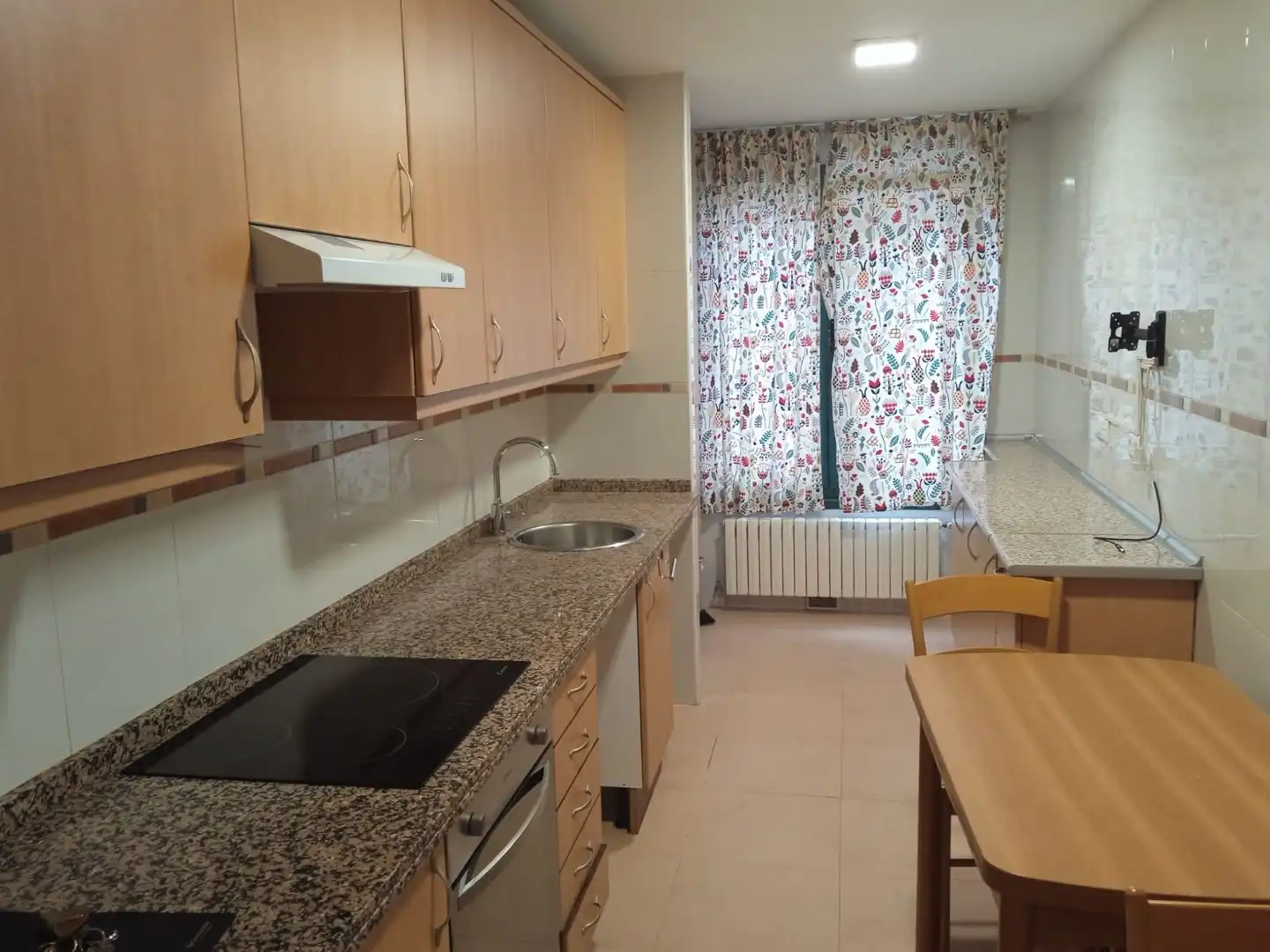 Wohnung zur Miete in Calle del Concejo de Castrillon, 2, Viesques